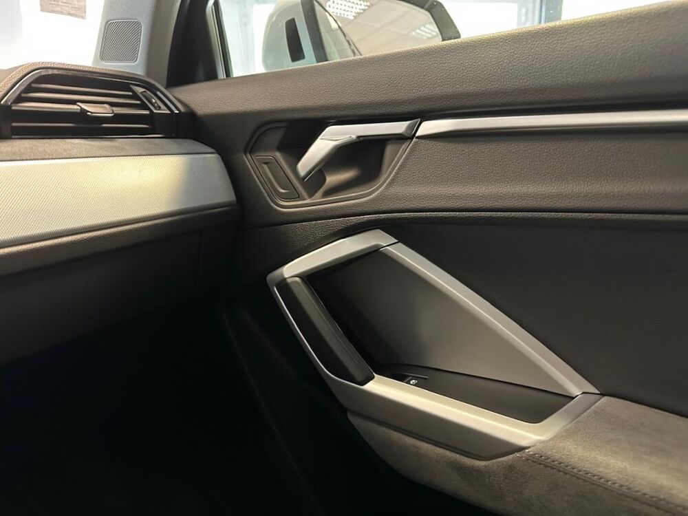 Q3 II 40 TFSI 190 DESIGN LUXE QUATTRO S tronic 7 2019 occasion 78240 Chambourcy