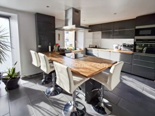  Maison � vendre 6 pi�ces 165 m�