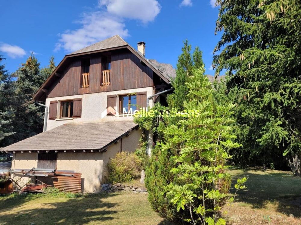 Vente Maison Maison familiale 7 pièces avec dépendances et grand terrain aux Orres Les orres