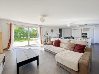  Villa à louer 4 pièces 123 m²