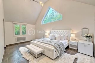  Villa à vendre 7 pièces 215 m²