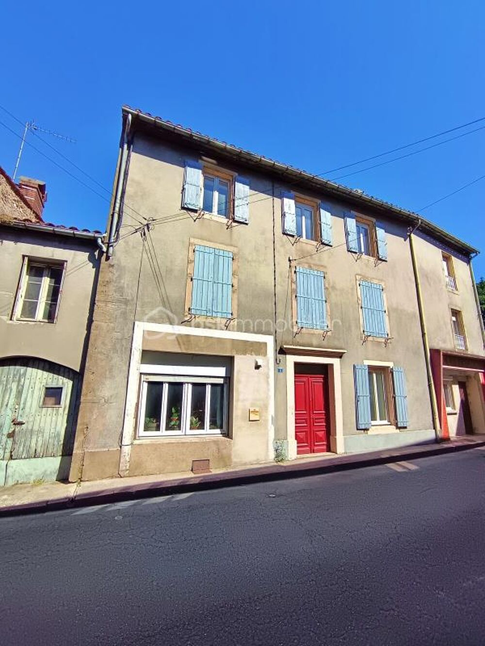 Grande maison de village rénovée