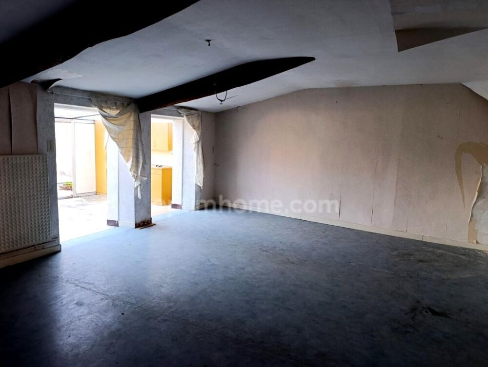 Vente Appartement ENSEMBLE IMMOBILIER À FORT POTENTIEL – HABITATION, LOCAUX ET POSSIBILITÉ DE CRÉER UN SECOND LOGEMENT Mouilleron en pareds