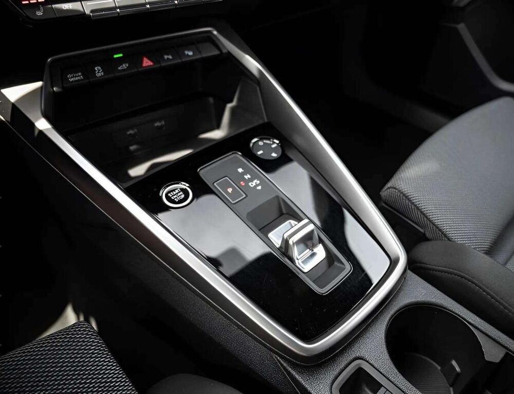 A3 Sportback • 45 TFSIe 245ch S line Fullblack 2022 occasion 33600 Pessac