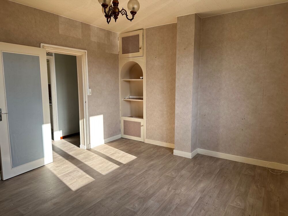 Vente Maison Maison 70 m² avec jardin de 419 m² et sous-sol complet – Écommoy Ecommoy