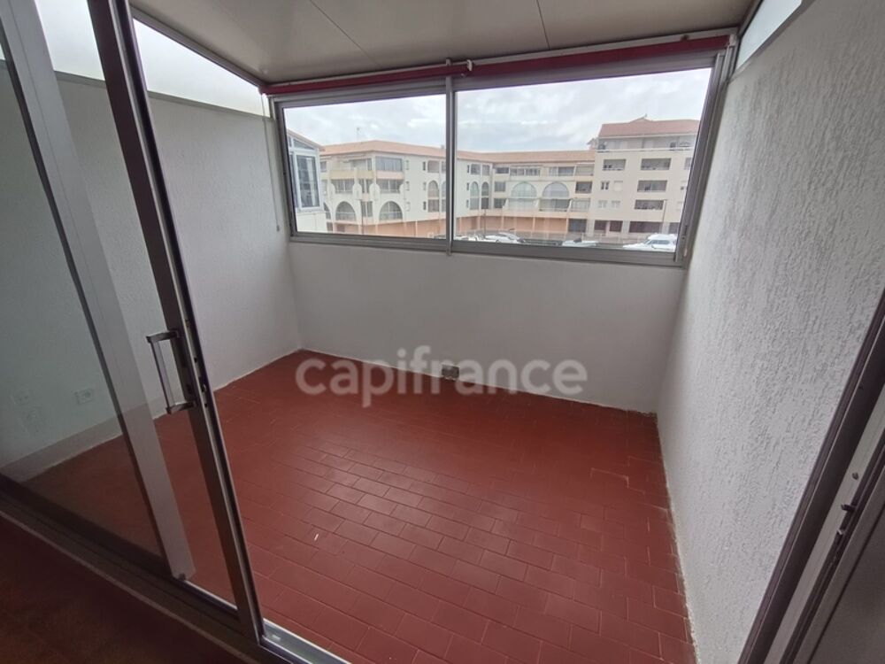 ? INVESTISSEMENT MALIN À SÈTE ? Studio lumineux avec vue marina, loggia et climatisation dans le quartier très recherché des Qui