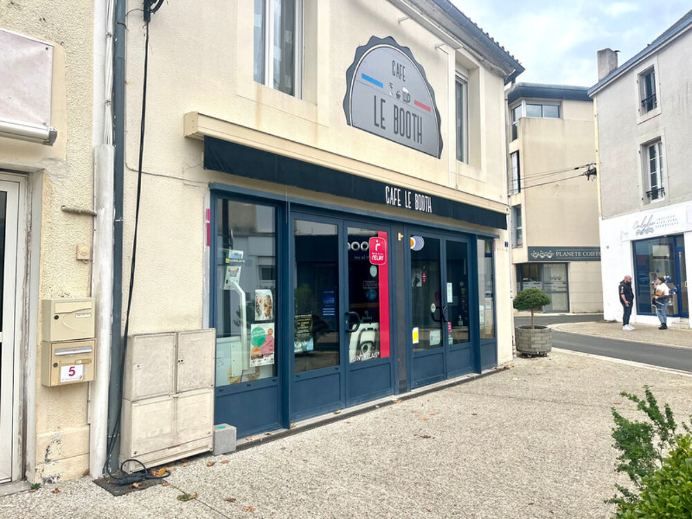   LUCON (85400) COEUR DE VILLE FONDS BAR/RESTAURANT AVEC LICENCE IV ET TRES BON BILAN SUR EMPLACEMENT N°1 