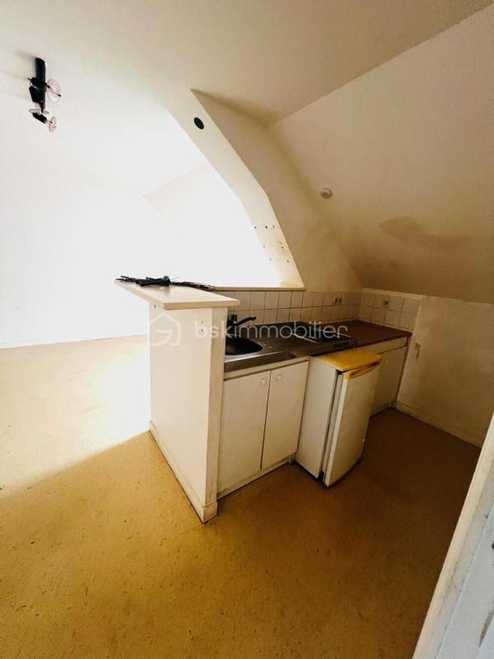 ? À VENDRE  Lot de 2 studios 21.54 m² et 26.72 m² Fougères, ensemble de deux studios indépendants, vendu en un seul lot, idéal