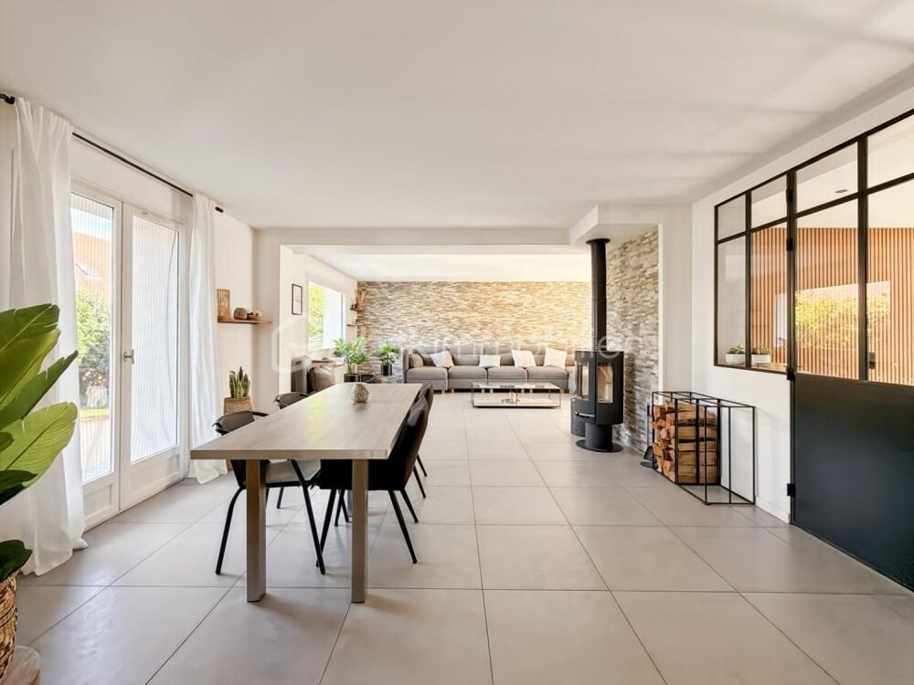 Vente Maison Maison 183 m2 - 6 chambres - sous-sol total - Terrain 800 m2 - piscine Saint germain les corbeil