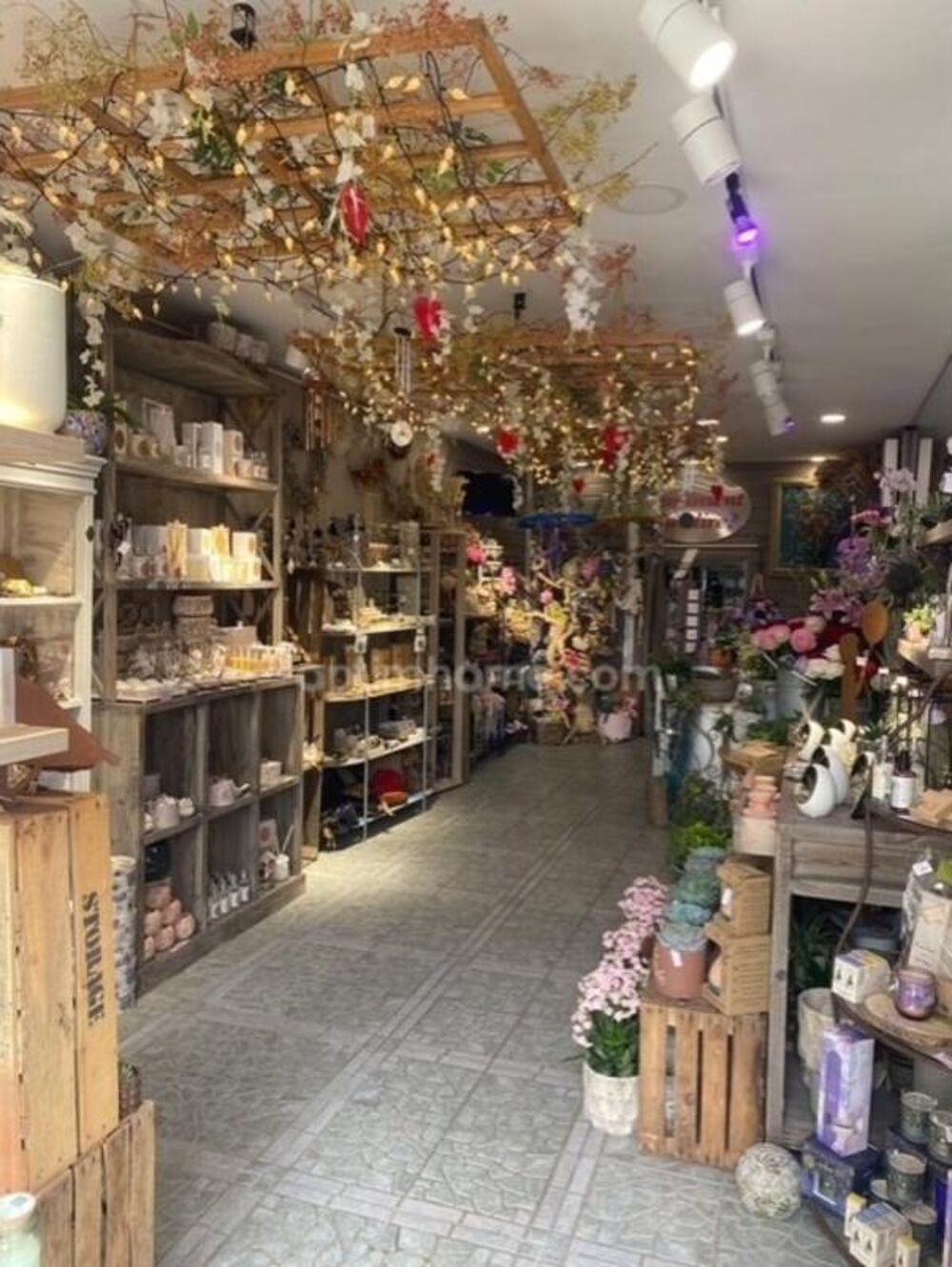   FONDS DE COMMERCE FLEURISTE ET DECORATION - STATION BALNEAIRE - CALVADOS 