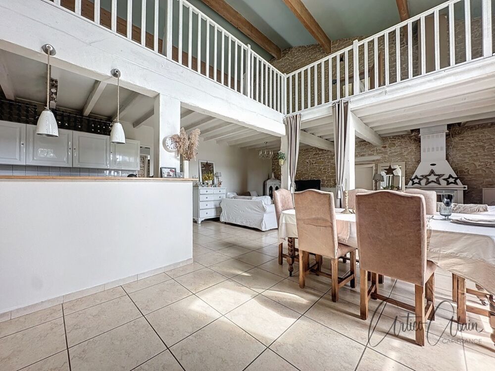 Dpt Haute Garonne (31), à vendre proche de VILLEFRANCHE DE LAURAGAIS maison en pierre de 676 m² - Terrain de 3 400m²