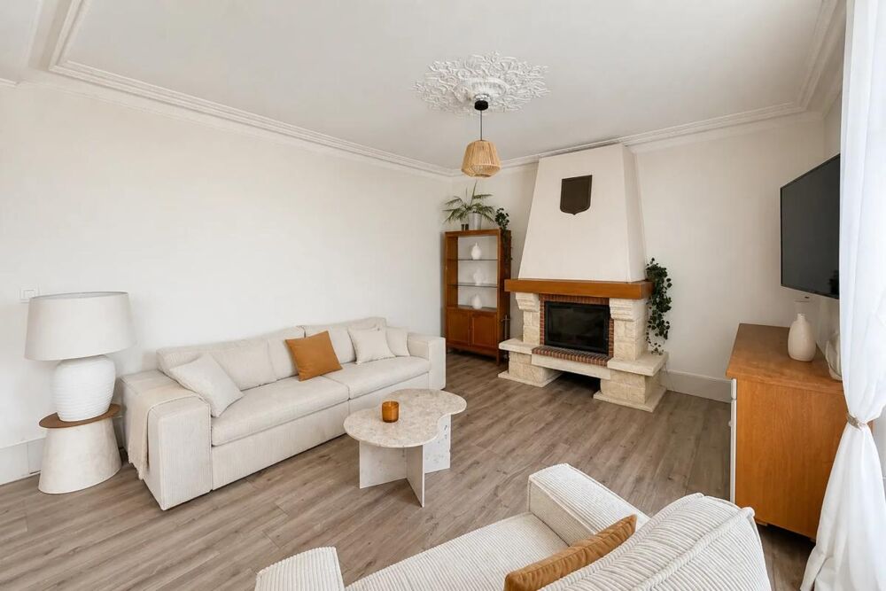 Vente Propriété/Château Maison de Maître 5 pièces 134 m² à Tronget avec Pré et Étables Tronget