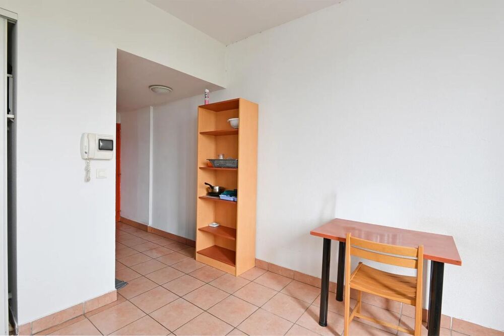 Appartement 1 pièce de 23 m² situé à Nîmes