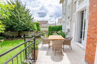  Propriété/château à vendre 9 pièces 204 m²