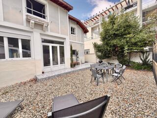  Immeuble à vendre 8 pièces 140 m²