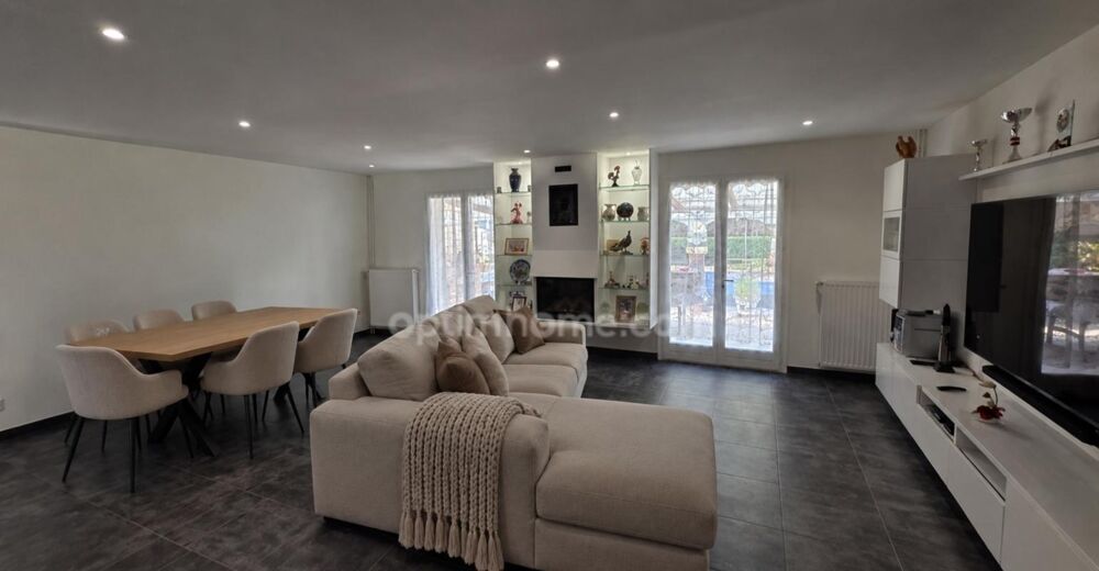 Vente Maison Maison plain pied de 110 m² avec piscine, garage et dépendances CESTAS (33) Cestas