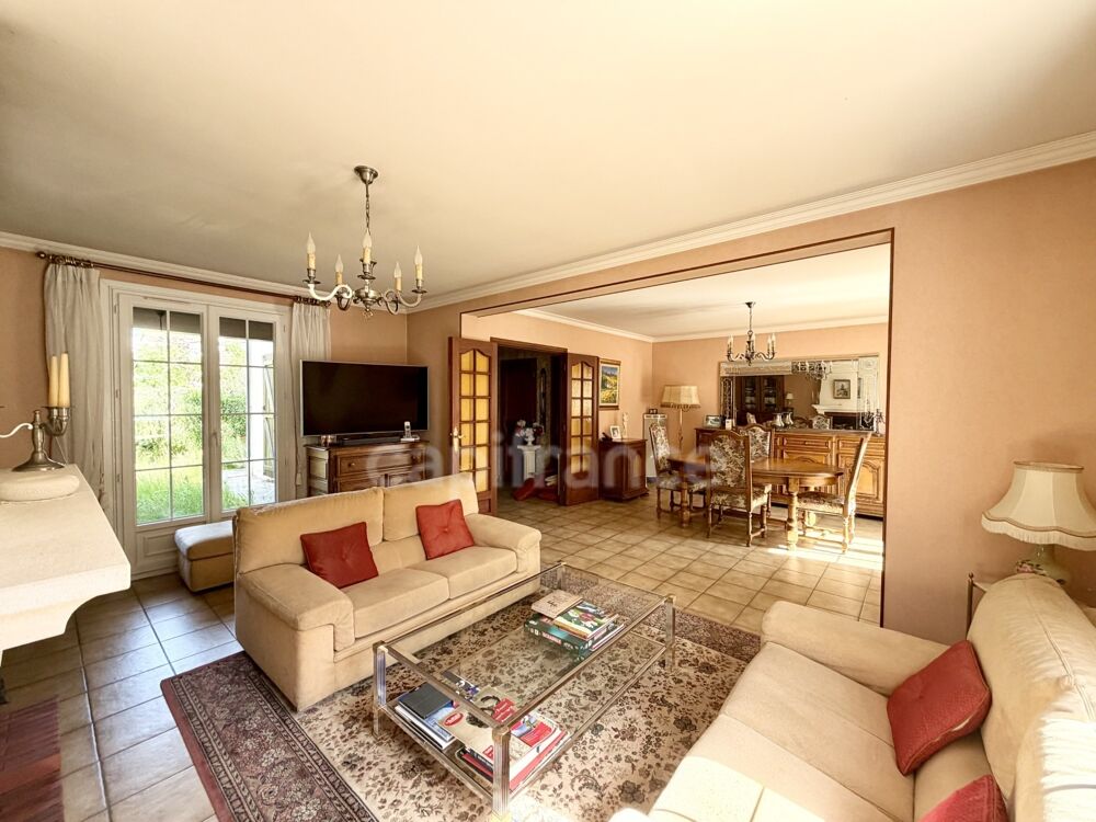 Maison familiale de 131 m² à vendre à Cergy Village  3 chambres, bureau, jardin et garage