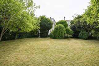  Propriété/château à vendre 8 pièces 350 m²