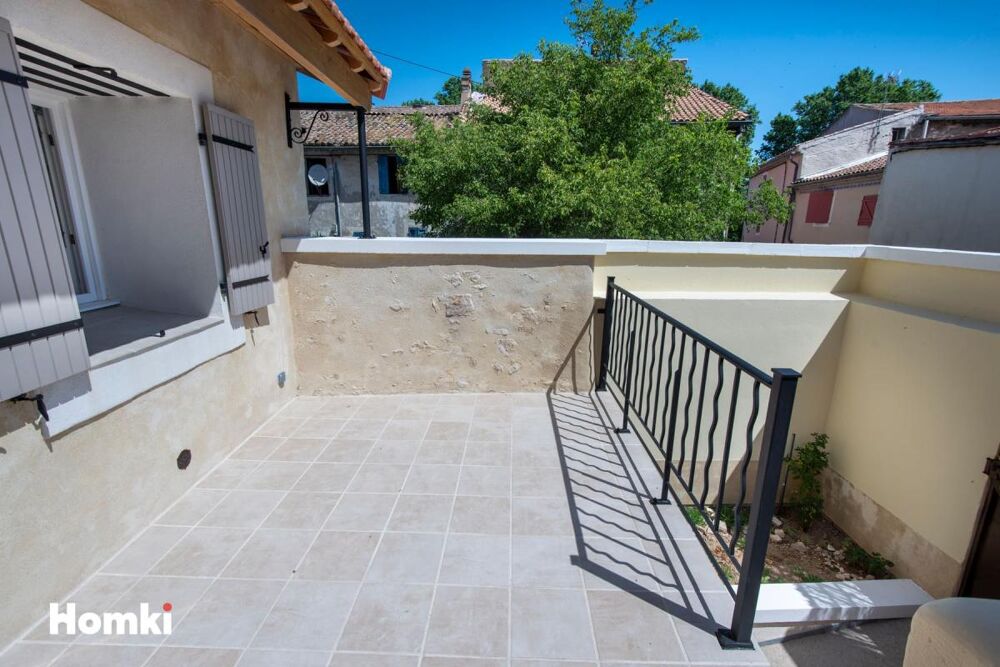 Maison de village rénovée avec petite cour et terrasse  Orgon