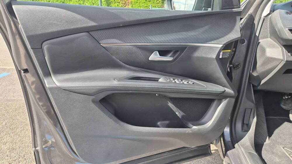 3008 II 1.6 THP 300 Hybrid4 EAT8 Allure Pack - Automatique 2021 occasion 95700 Roissy En France