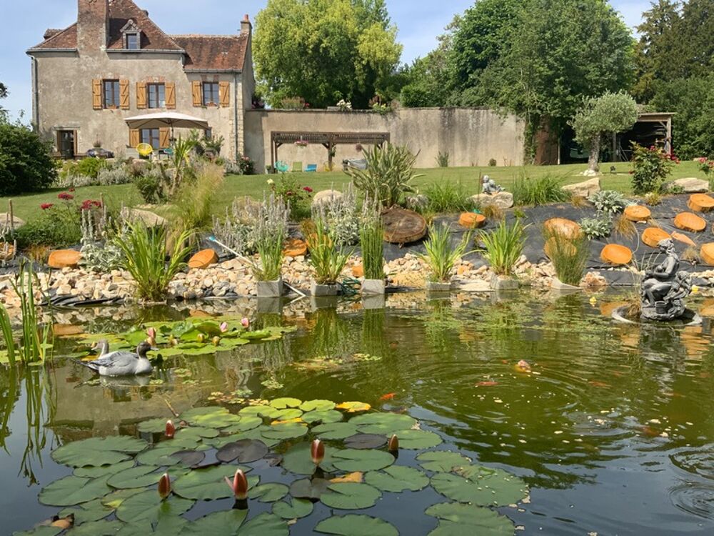 Prieuré de caractère 7 pièces proche Blois vue dominante 3 minutes du lac , du golf , idéal maison secondaire