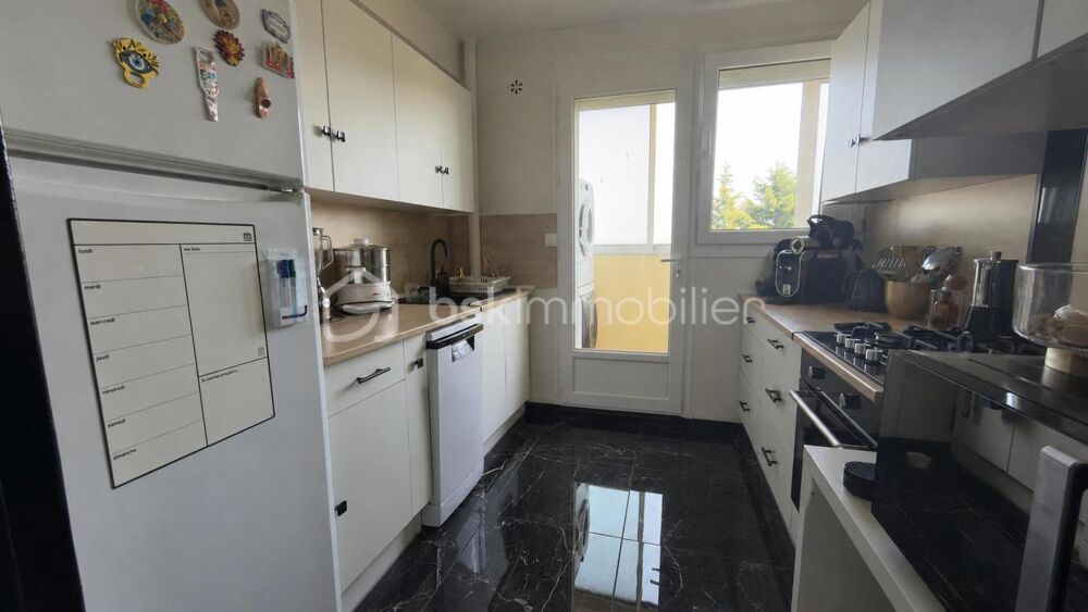 APPARTEMENT LUMINEUX 65 m² AVEC LOGGIA  2 CHAMBRES  BALCON  AUCUN TRAVAUX
