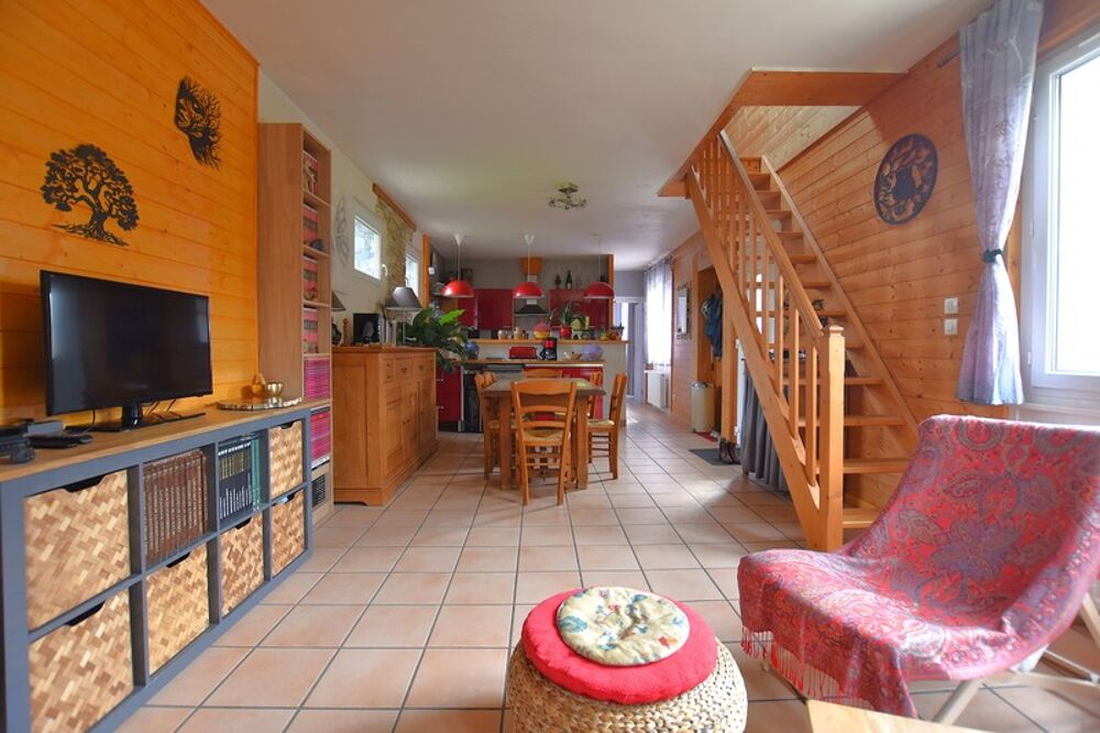 85 m² - maison de caractère - St Genest Malifaux - parc exceptionnel -tour indépendante