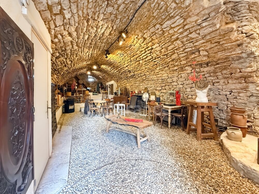 Maison de ville, Villefranche du Périgord, 140m2, totalement rénovée et meublée, cave voutée. Idéal résidence secondaire ou loca