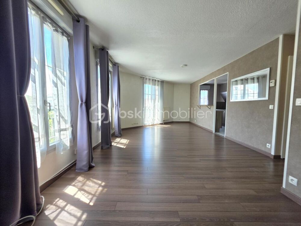 Vente Appartement Appartement F4 71m² triple exposition 3ème étage parking double balcon Vaujours