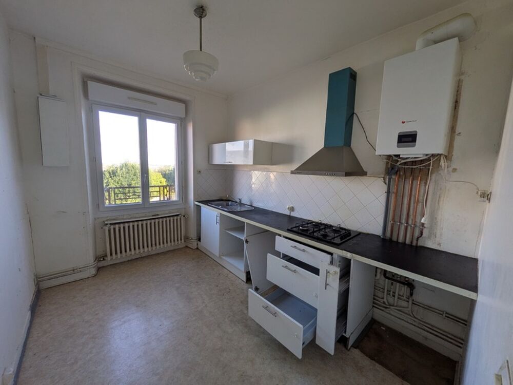 LORIENT APPARTEMENT DE 66 M² HABITABLE A RAFRAICHIR DE TYPE 3 A PROXIMITÉ DU CENTRE VILLE ET DE LA ROCADE