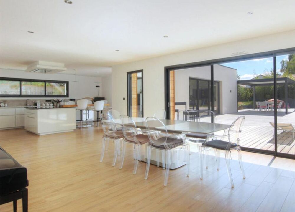 Vente Appartement 4 PIÈCES de 84m² + EXT(S) DE 39m² Six fours les plages