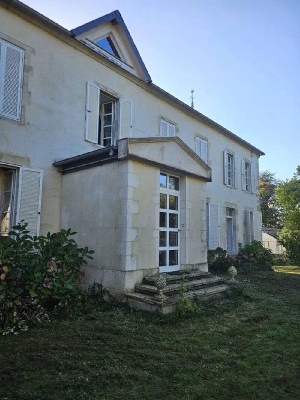 Château Moulins Engilbert 12 pièce(s) 395,85 m2