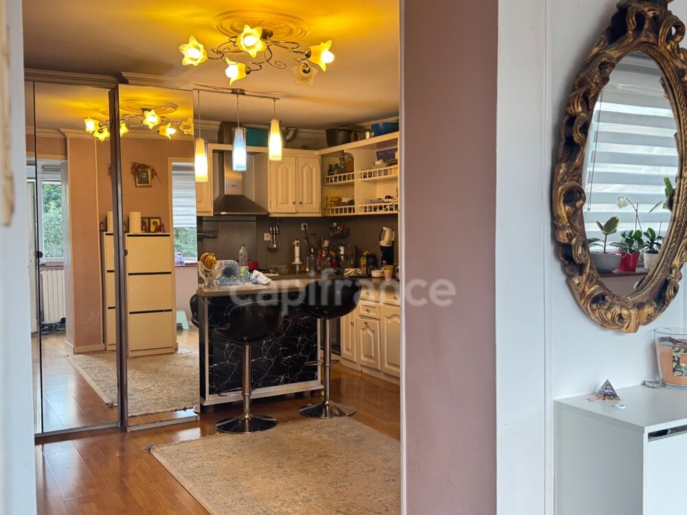 Grande VILLA de 12 pièces à vendre - 246 m² - Maison Familiale ou IMMEUBLE DE RAPPORT - 5 Appartements possible avec jardin et 4