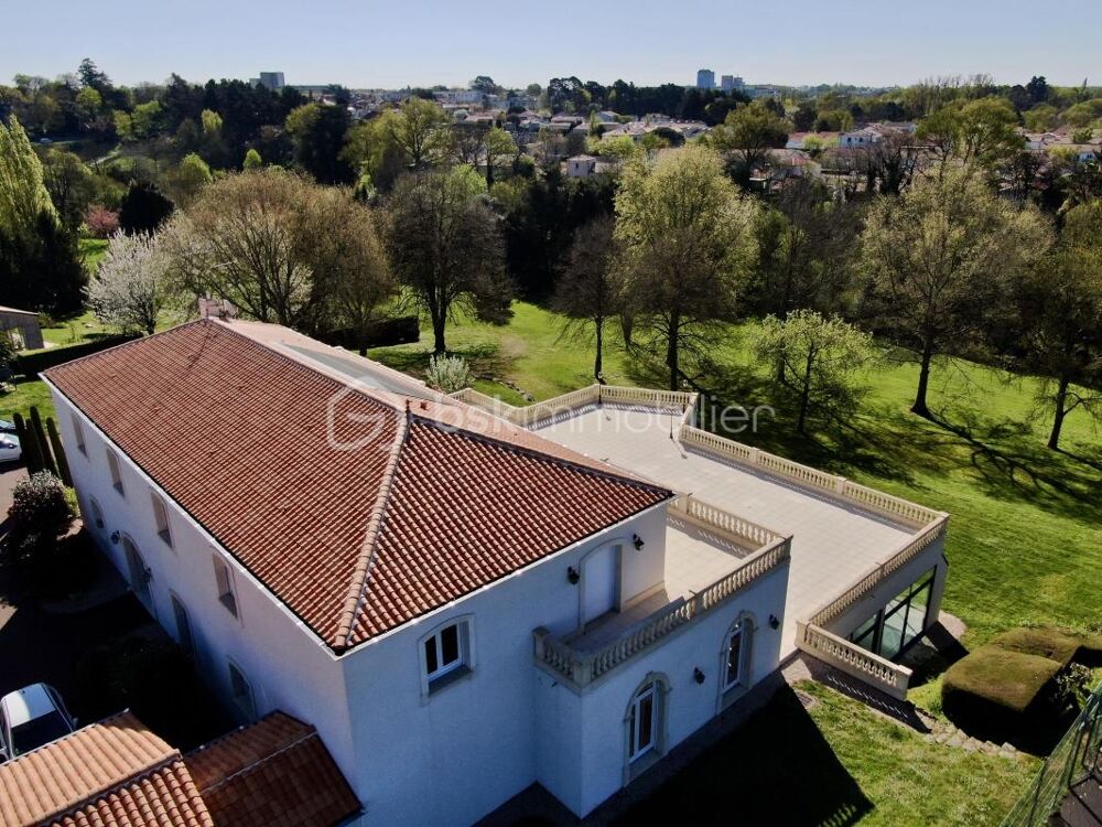 � vendre  Propri�t�/ch�teau Montaigu (85600)