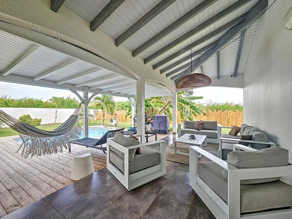 Villa + dépendance avec piscine Saint François