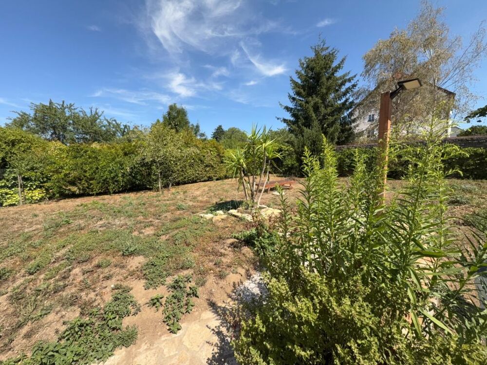 Vente Maison Maison en pierre avec 350 m² de dépendances, jardin et terrasse – Genevrières (52) Genevrieres