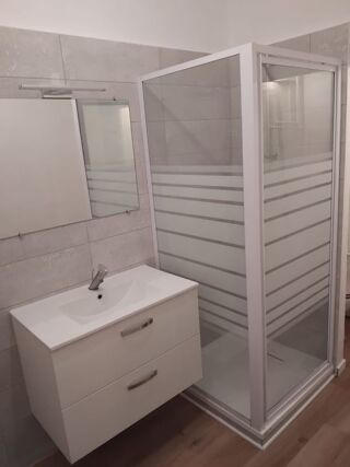  Appartement à louer 3 pièces 65 m²