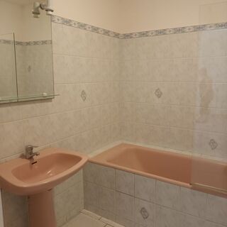  Appartement à louer 2 pièces 55 m²