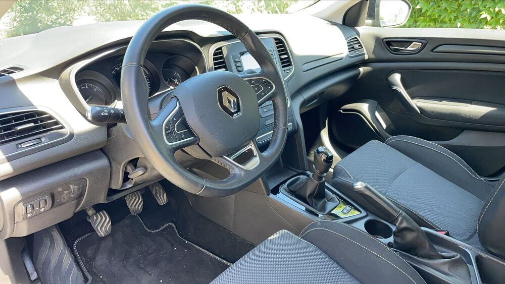 M&eacute;gane IV 1.2 TCe 100 Life - Premi&egrave;re main Entretien constructeur 2016 occasion 49400 Saumur