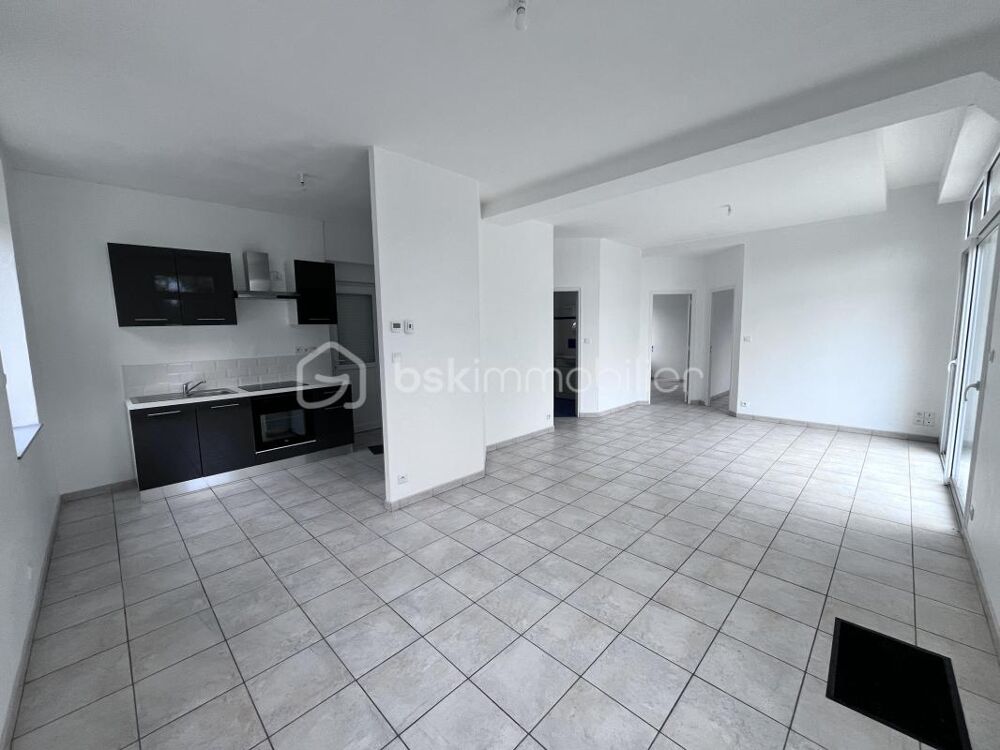 MAISON RARE SUR LE MARCHE AVEC VIE ENTIERE DE PLAIN PIED 4 CHAMBRES NON MITOYENNE