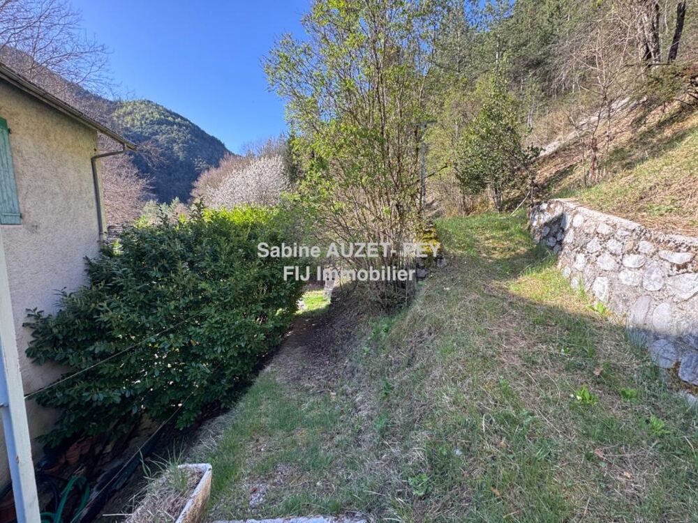 Vente Maison Maison 10 pièces / 300 m² / 237 600 EUR / BEAUJEU Beaujeu