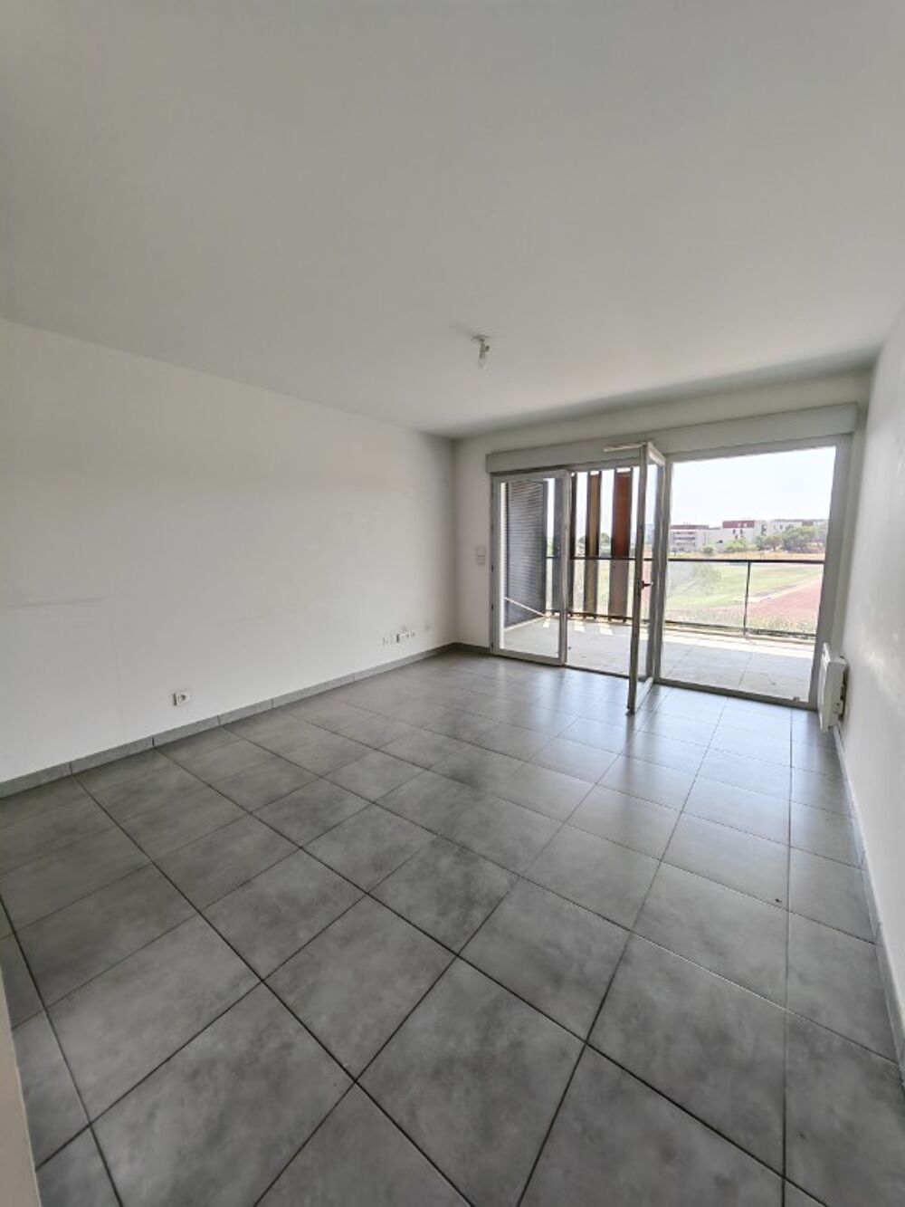 Location Appartement T2 avec terrasse et parking à FREJUS Frejus