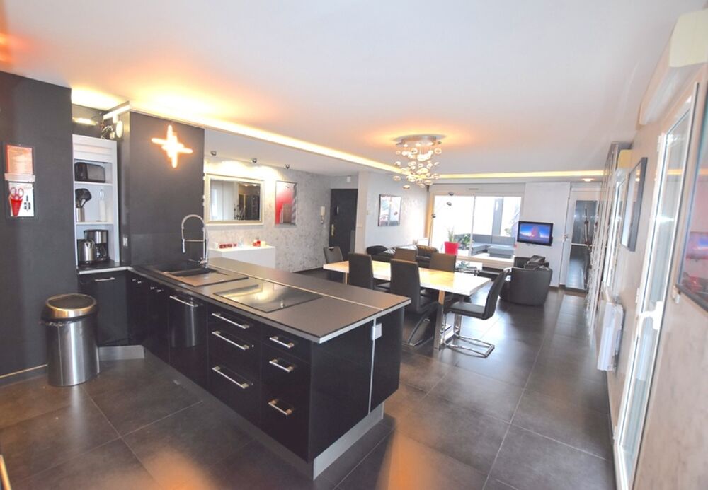 Penthouse T4 de 97 m2 + terrasse 30 m2 + balcon 15 m2 et parking