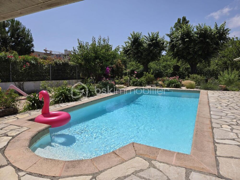 à vendre  Propriété/château Antibes (06600)