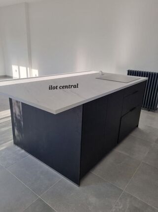  Appartement à louer 4 pièces 96 m²