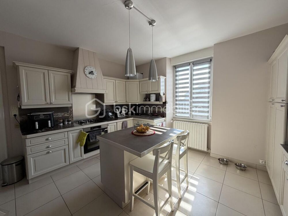 Vente Appartement Appartement de 83 m² avec garage, cave et jardin privatif Fougeres