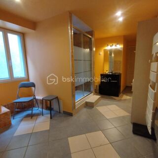  Immeuble à vendre 5 pièces 250 m²