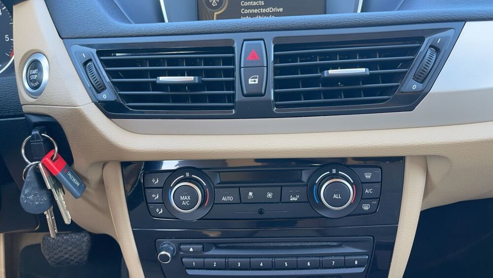 X1 sDrive 18d 143 Steptronic8 Lounge Plus - Premi&egrave;re main Autom 2014 occasion 17100 Saintes