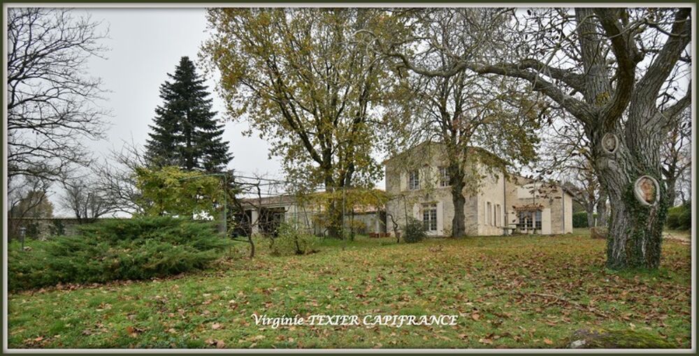 Vente Maison Dpt Charente Maritime (17),  vendre entre SAINT JEAN D'ANGELY et SAINTES maison de caractre P8  sur 3800m de jardin clos Saint jean d angely