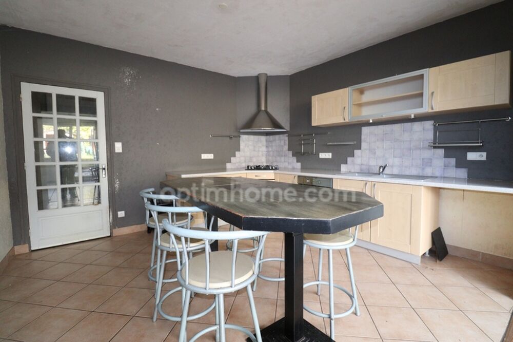 MAISON DE CENTRE VILLE DE 134 M² - 4 CHAMBRES - Garage - Jardin 160 m²- LE DORAT - 87210